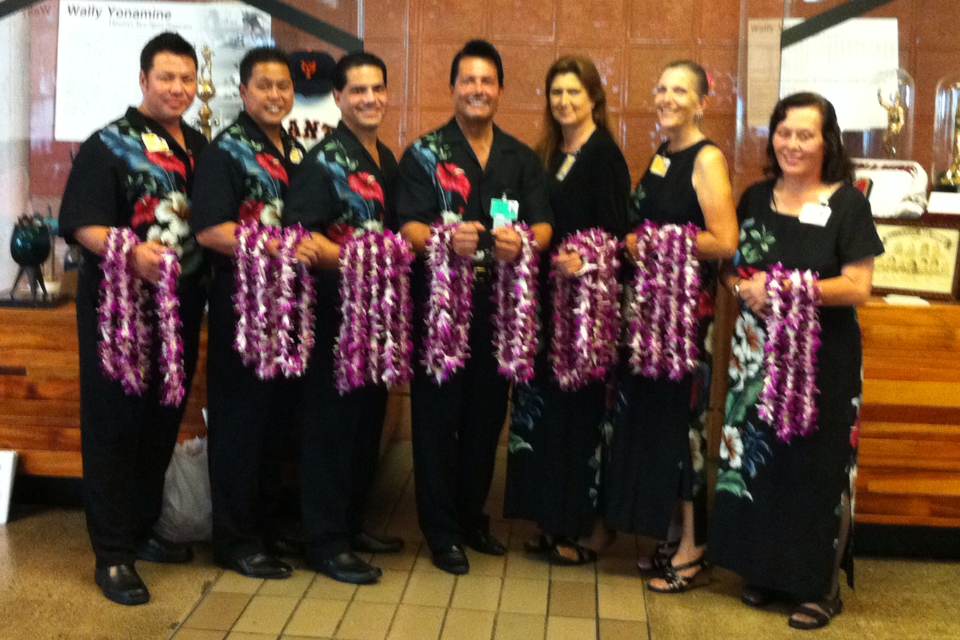 Kona Airport Lei Greeting