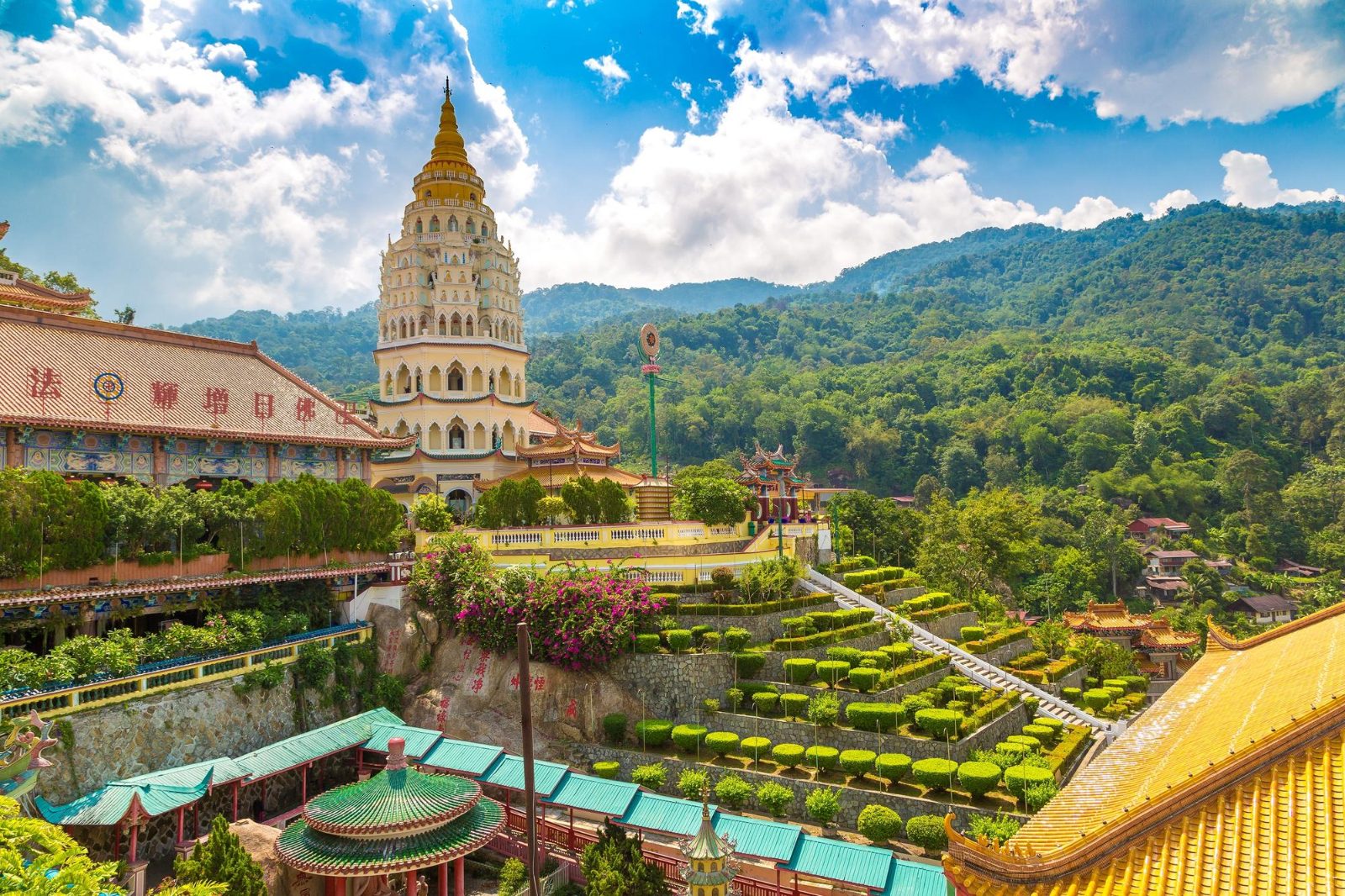 Penang Hill and Kek Lok Si Temple Tour