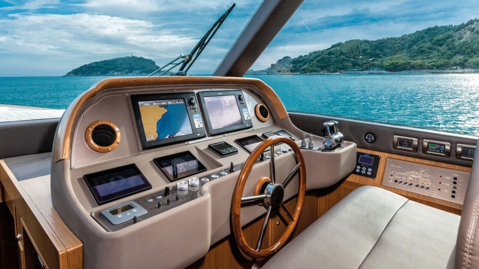 Tu experiencia en Alquiler de barcos en Beaulieu Sur Mer — Acceso al puerto y chárteres costeros