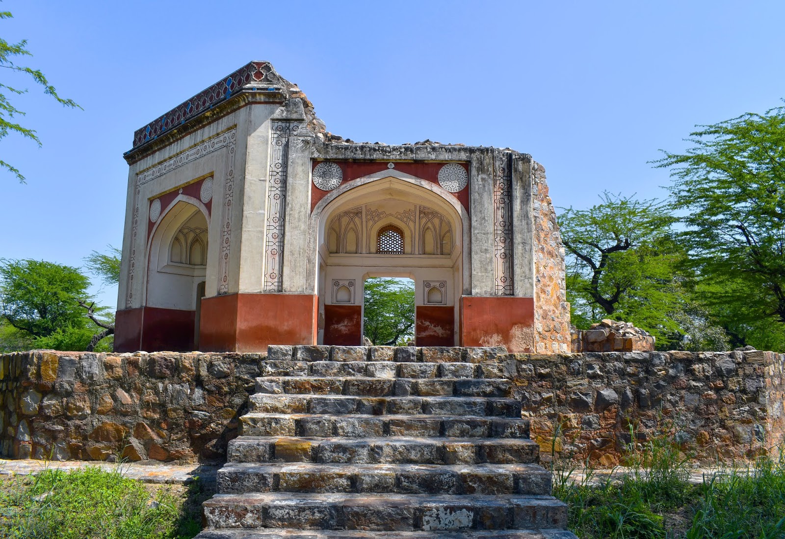Chota Batashewala Tomb