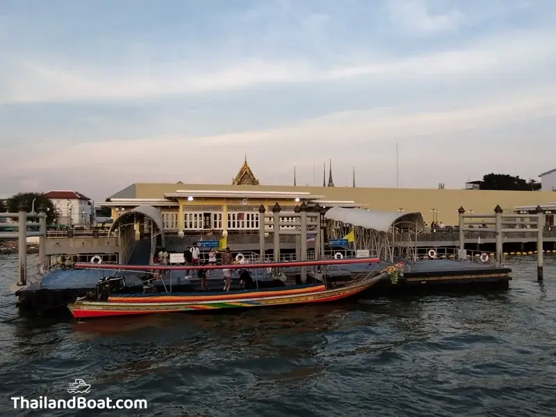 Tha Tien Pier (N8)