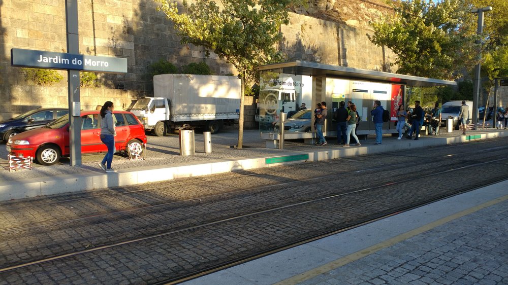Jardim do Morro Metro Station