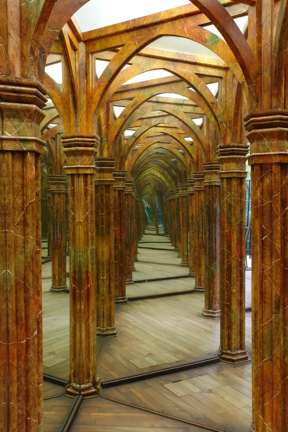 Mirror Maze (Bludiště)