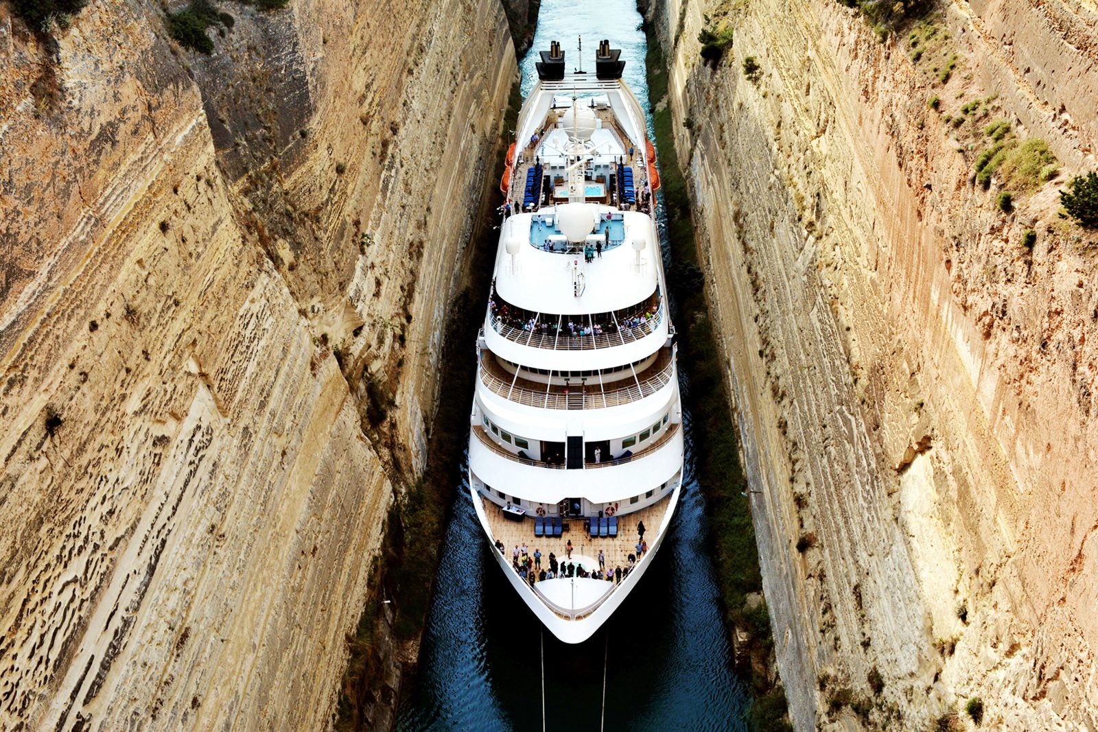 Which Cruise Ships Go Through the Corinth Canal