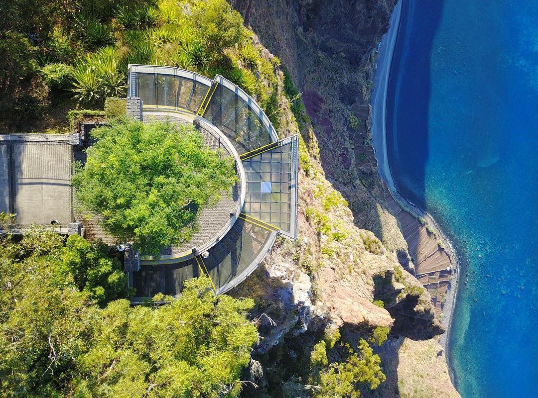 Glass Skywalk Platform