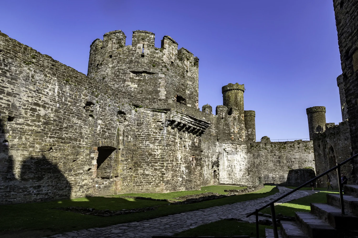 Outer Ward and Great Hall
