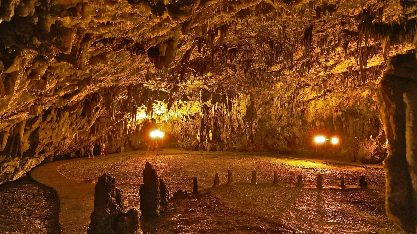 Drogarati Cave