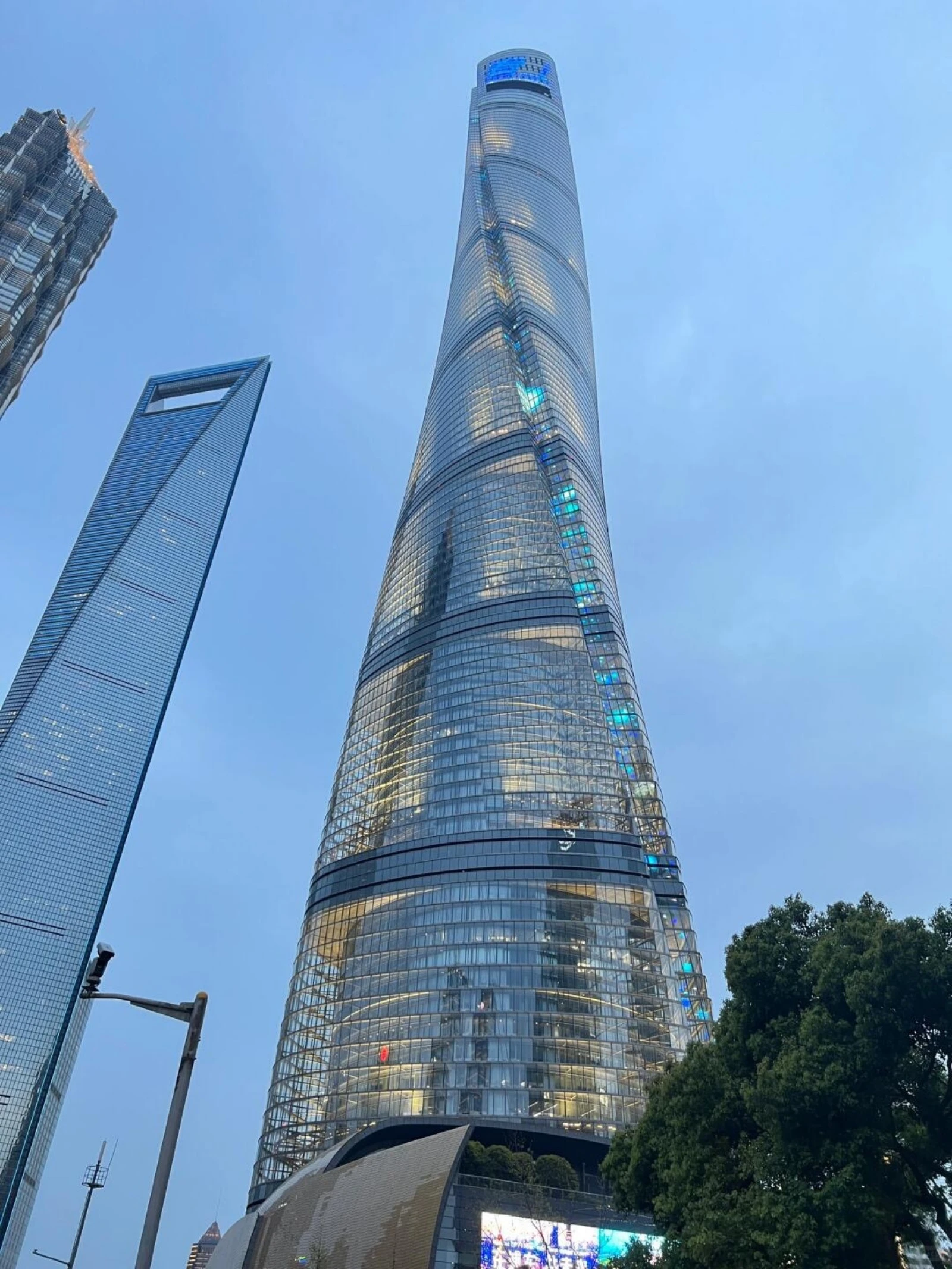 Besuch der Aussichtsplattform des Shanghai Tower