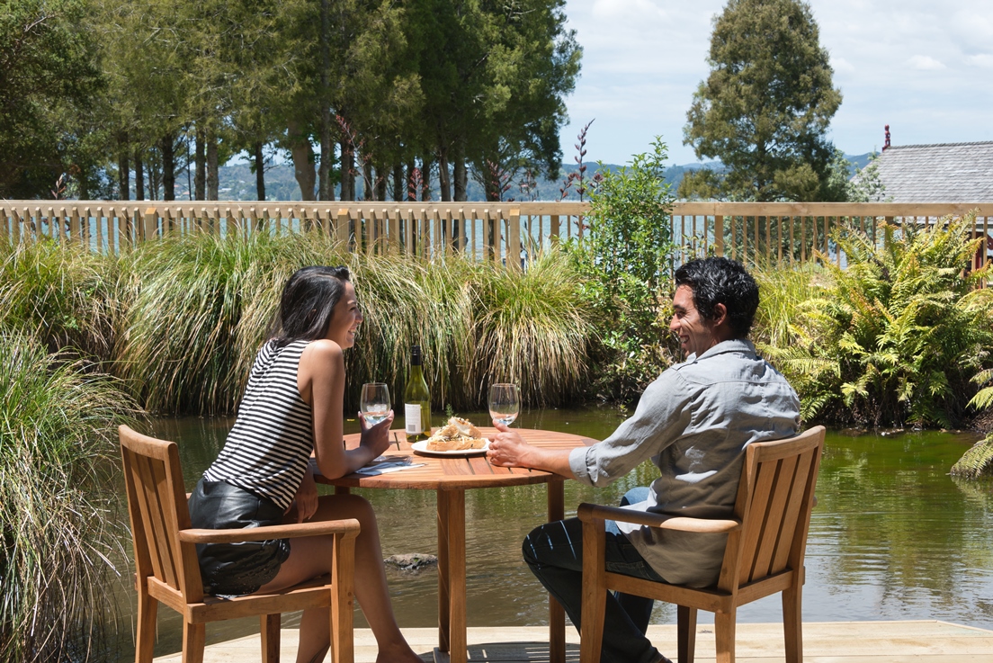 Whare Waka Café et promenade sur le site