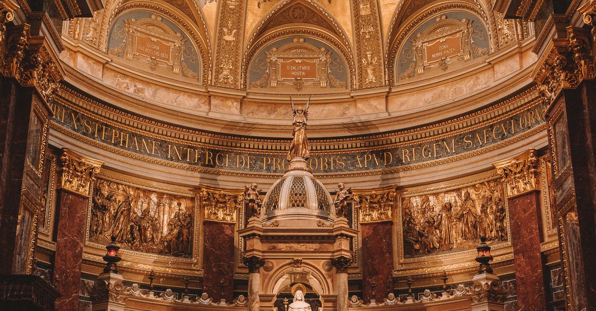 Main Nave and Mosaics