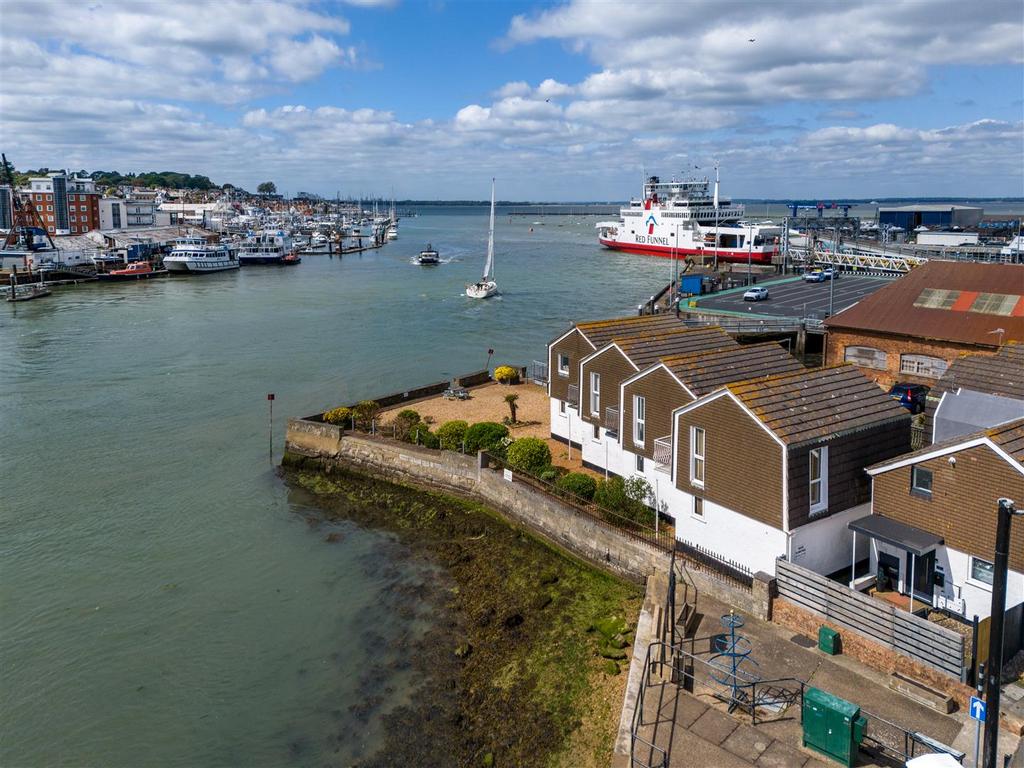 East Cowes Esplanade