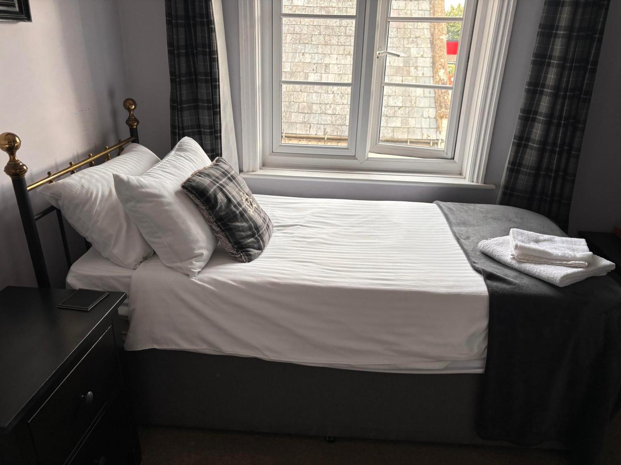 East Cowes District Hotels
