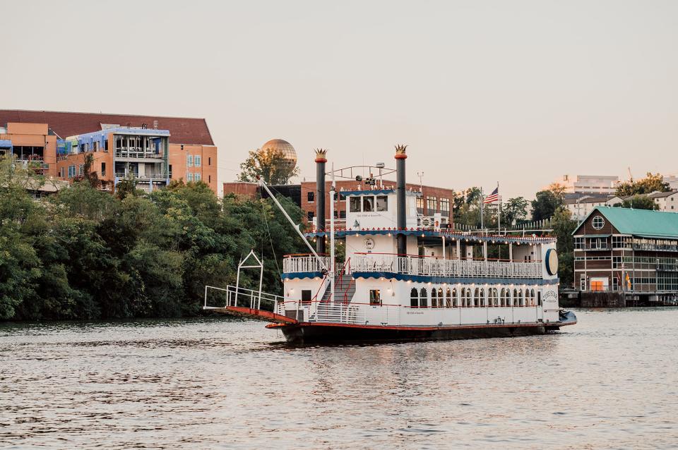 Knoxville Riverboat Cruise Prices