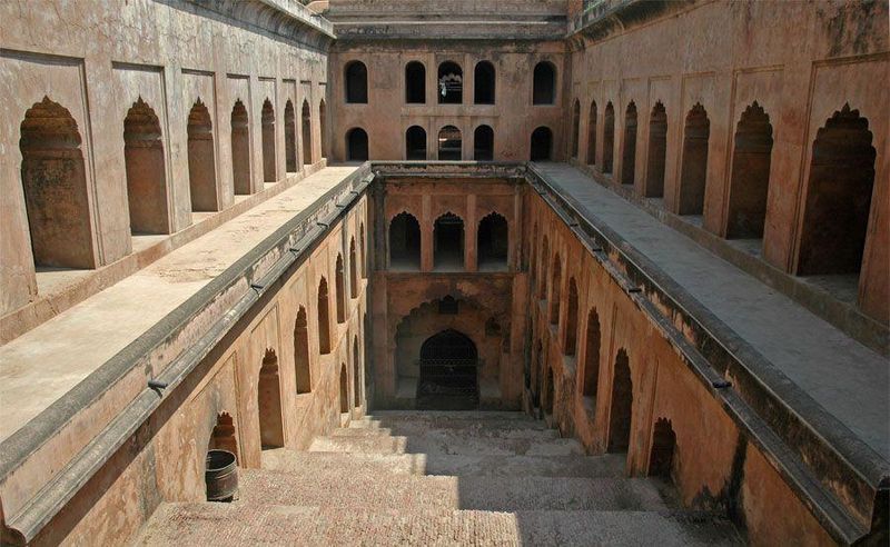 Shahi Baoli stepwell