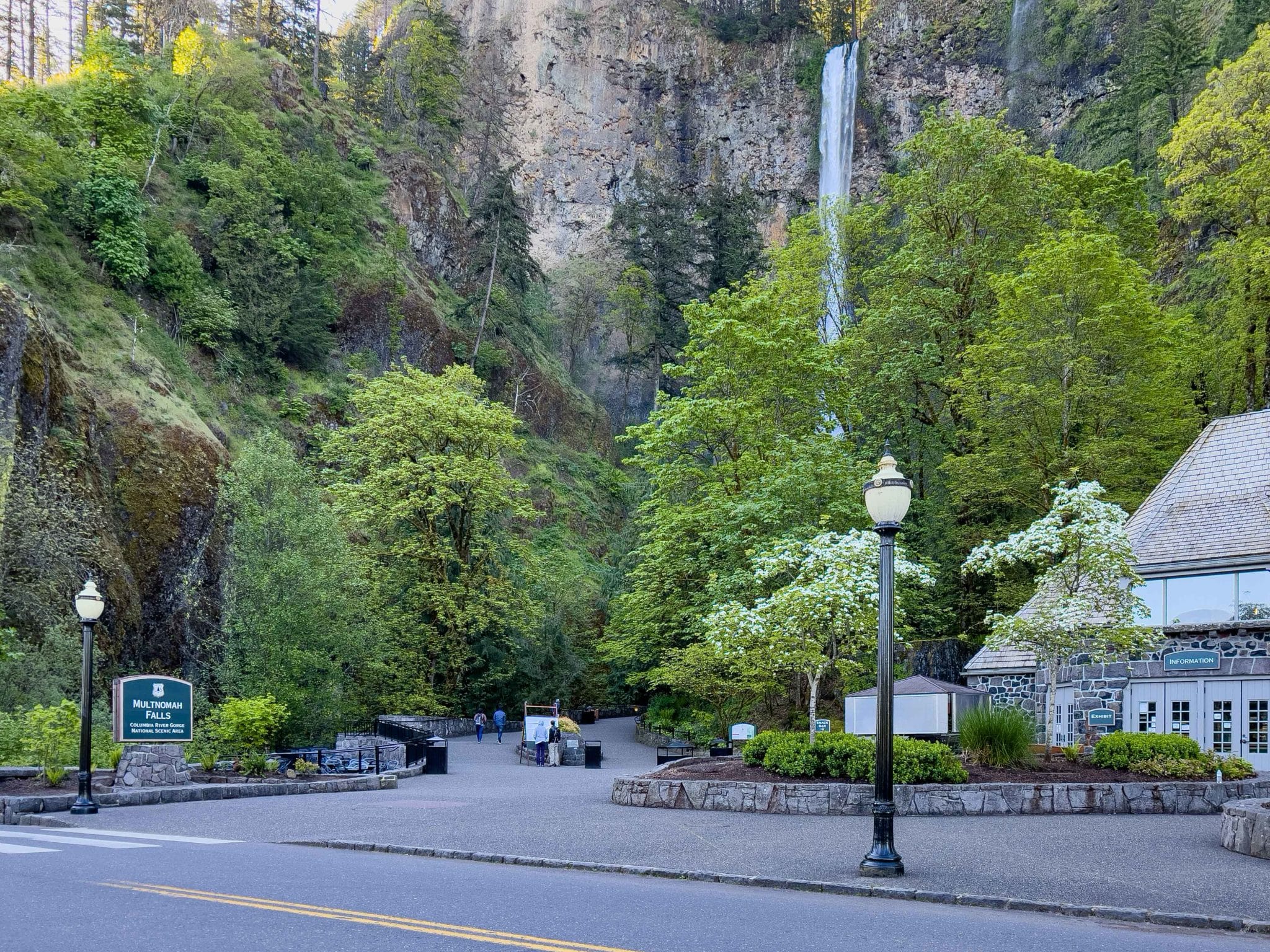 Multnomah Falls Lower Viewpoint Plaza