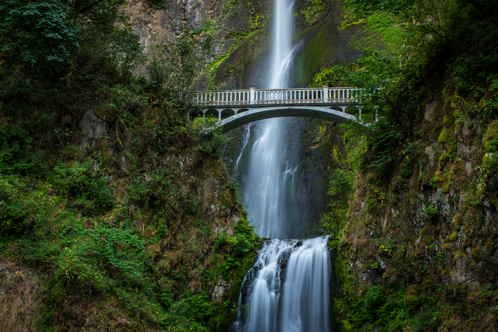 Discover Multnomah Falls in the Columbia Gorge