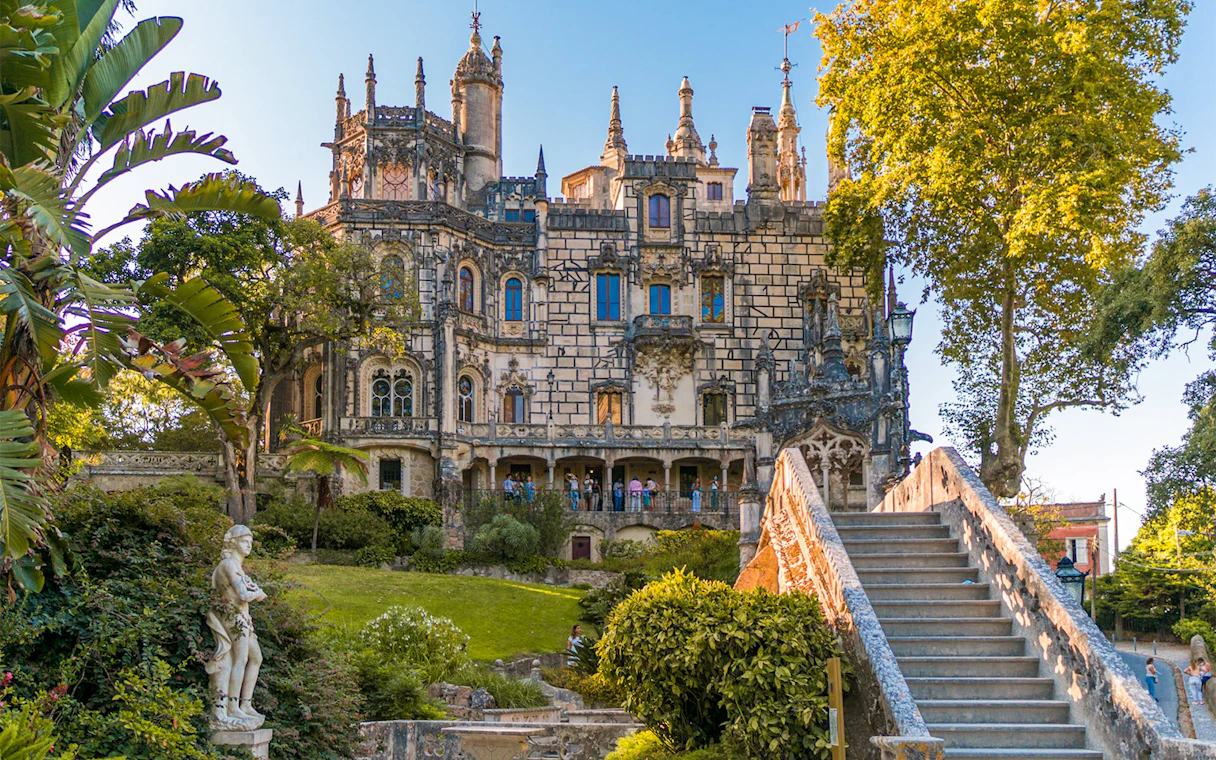 Palace Exterior and Entrance Hall