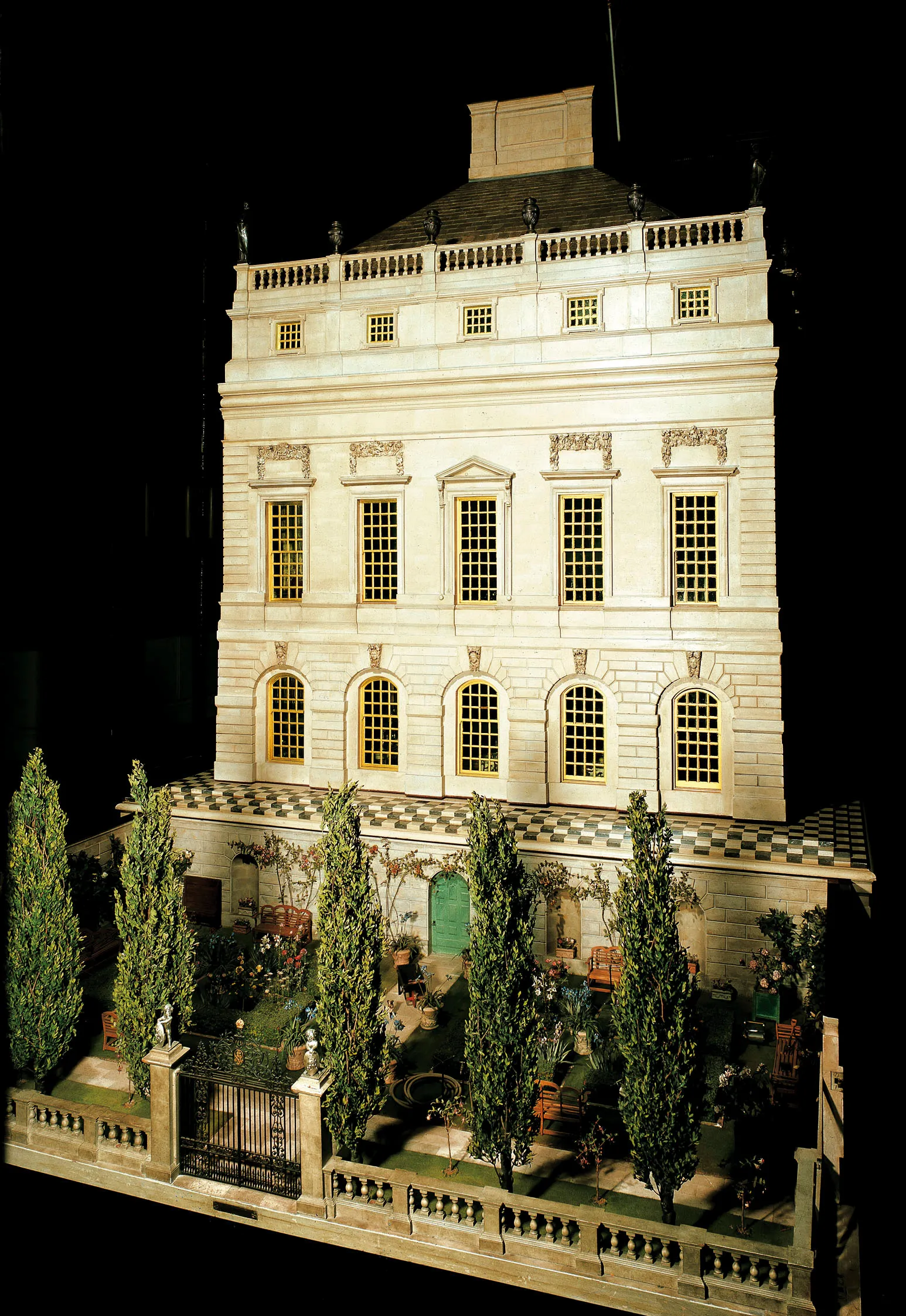 Queen Mary's Dolls' House