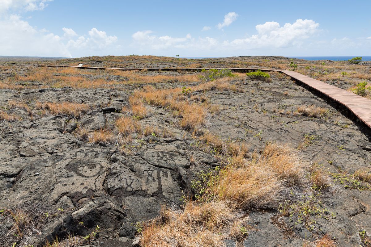 Puʻuloa Petroglyphs