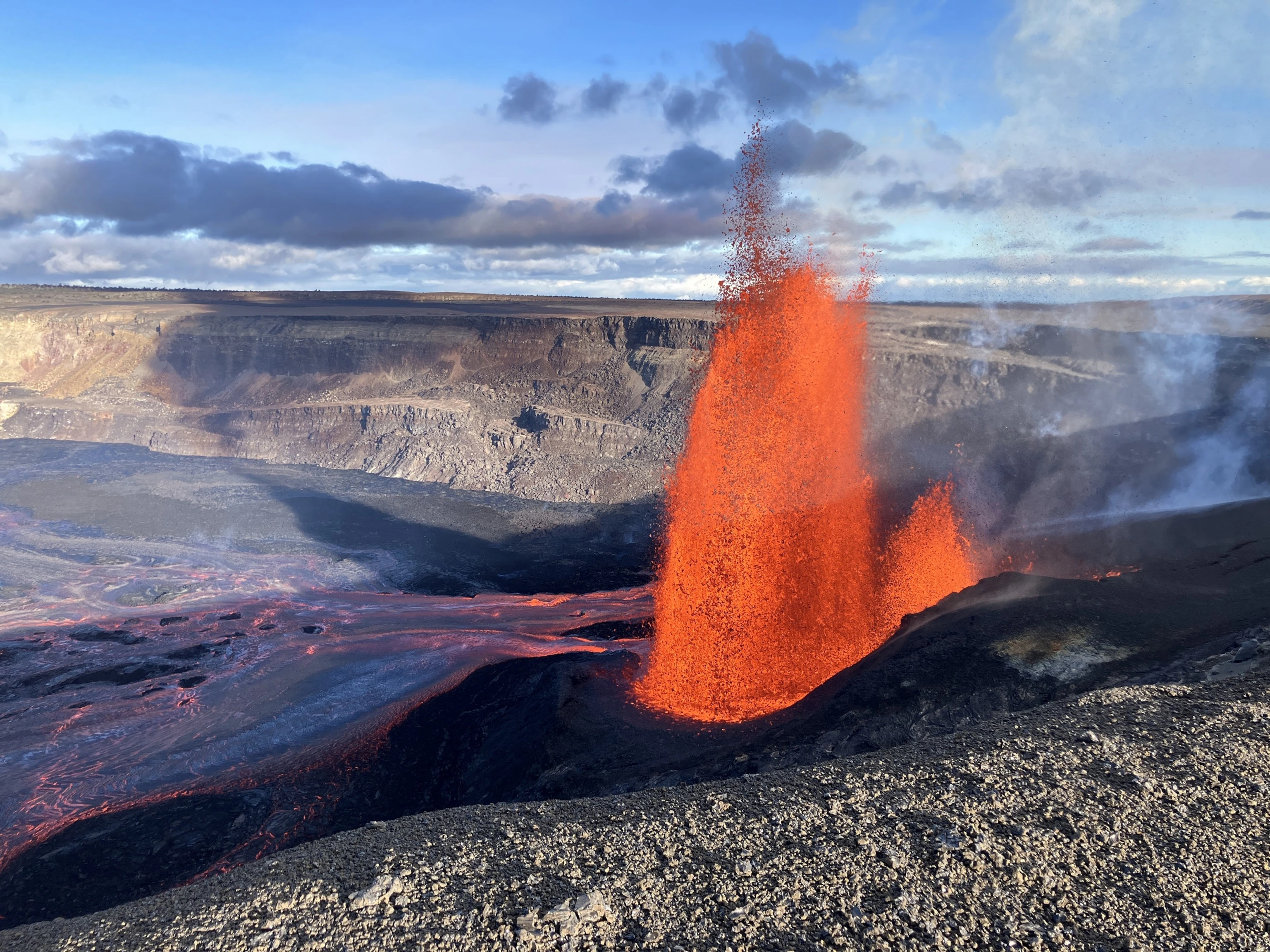 Halemaʻumaʻu Crater