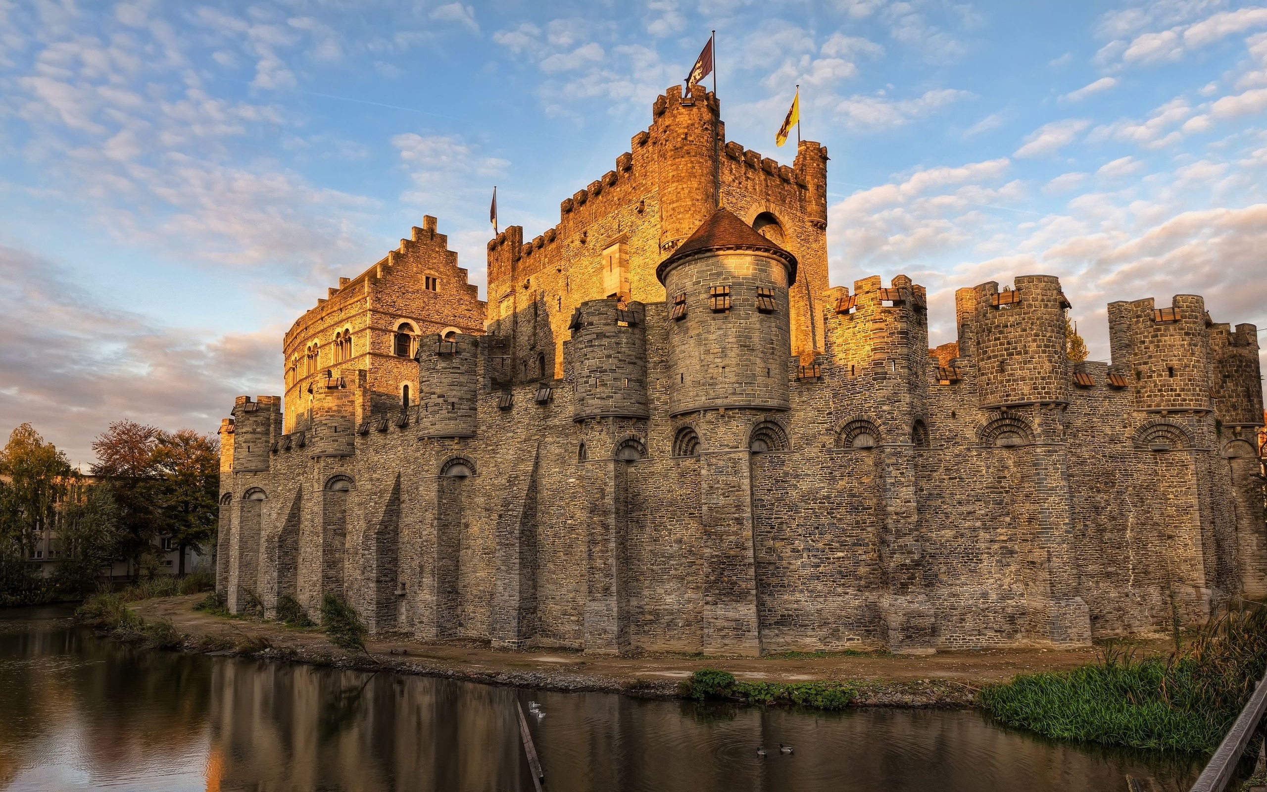Exploring Gravensteen Castle in Ghent