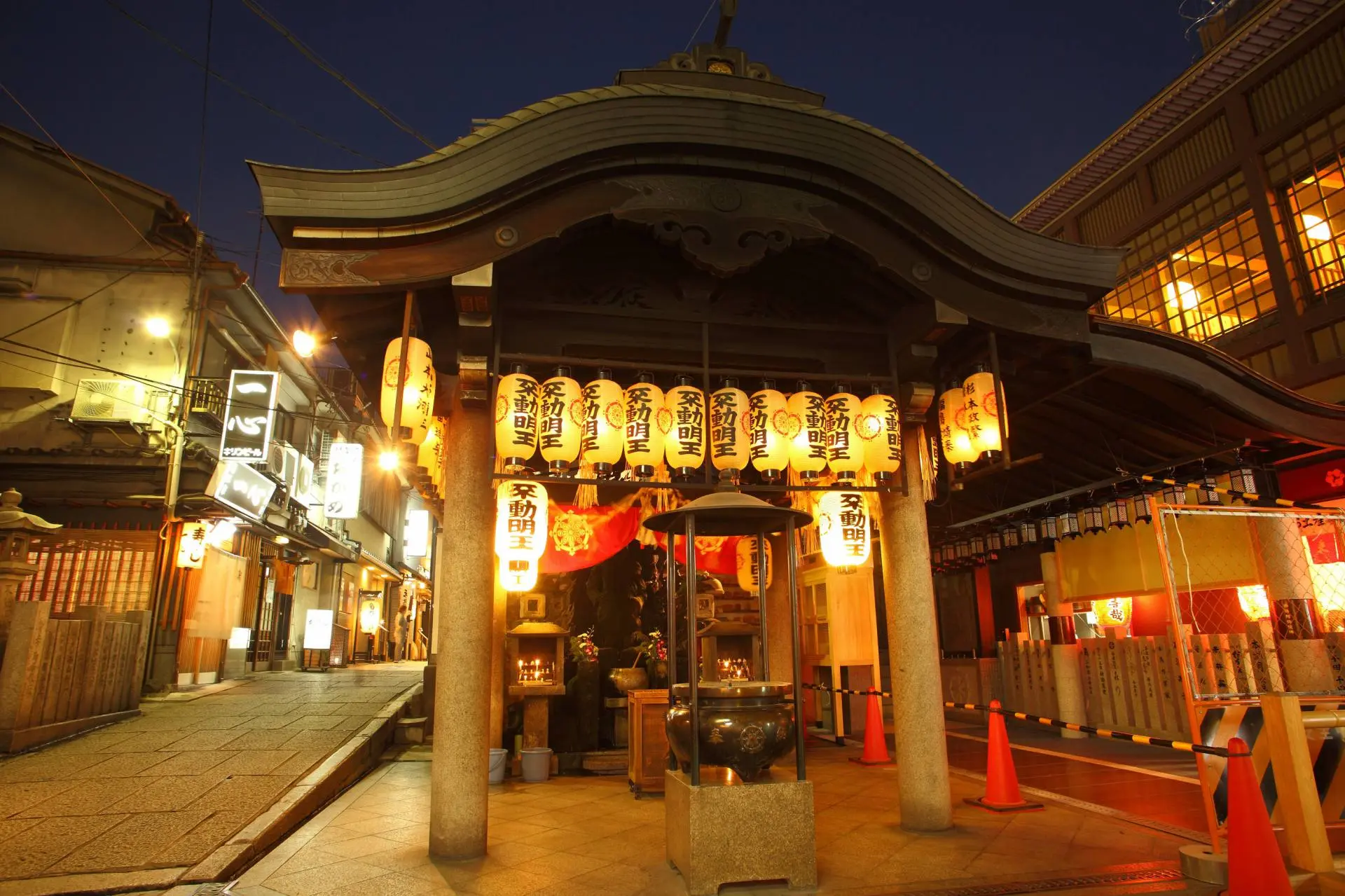Hozenji Yokocho Alley