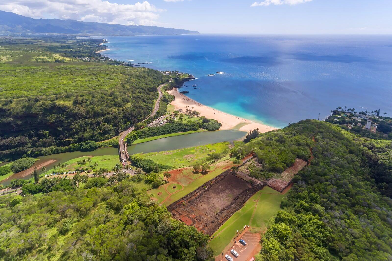 Pu'u o Mahuka Heiau (Ridge Viewpoint)