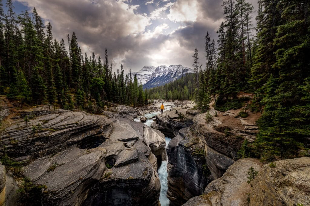 Offers scenic shoreline walking paths.