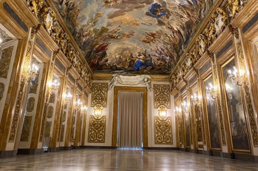 Mirror Gallery