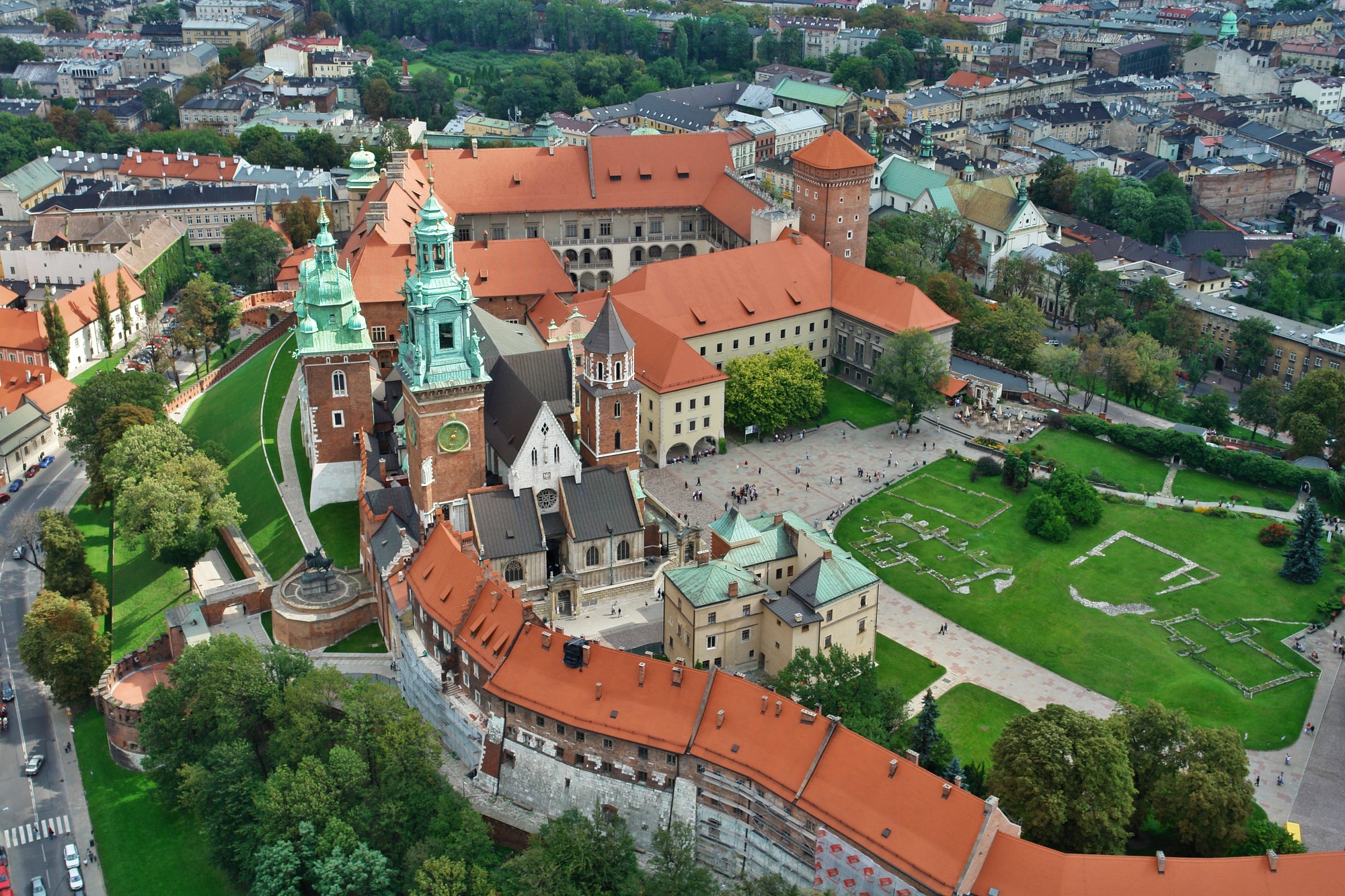 Arrival and Courtyard Orientation