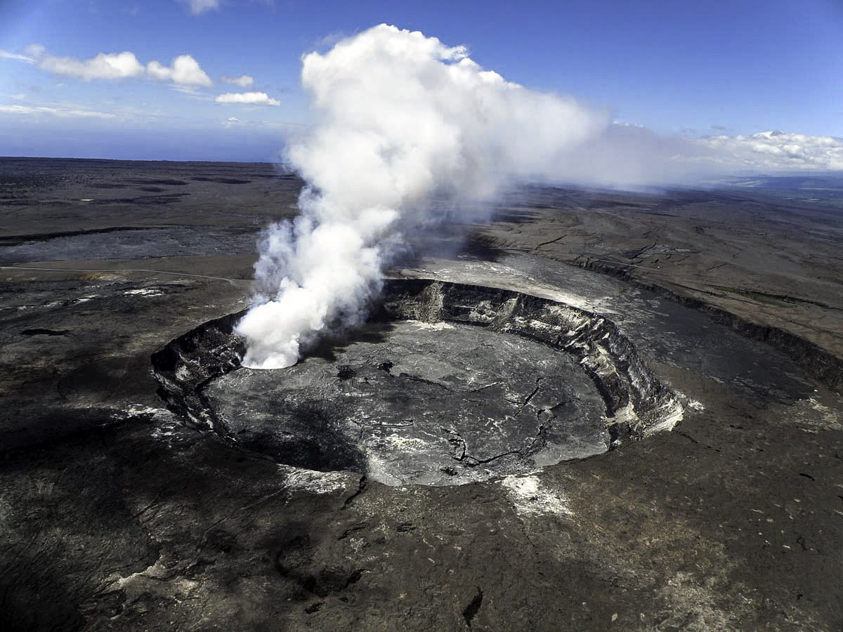 Halemaʻumaʻu Crater