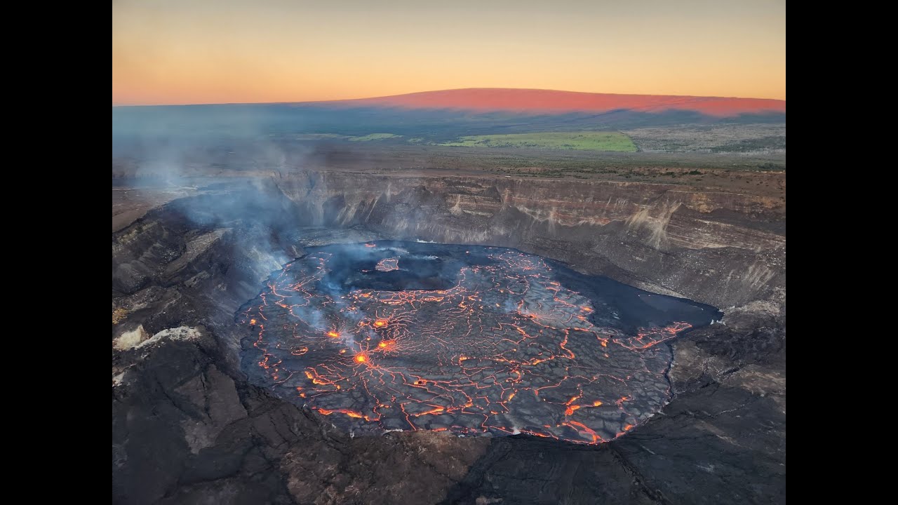 Halemaʻumaʻu Crater