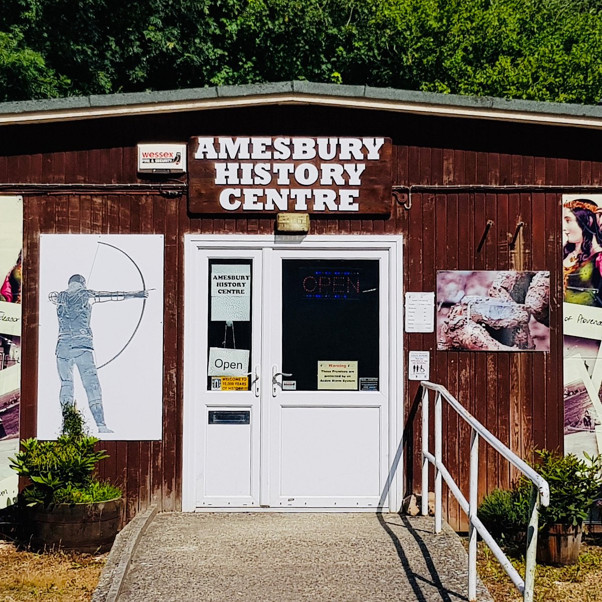 Amesbury Hotels