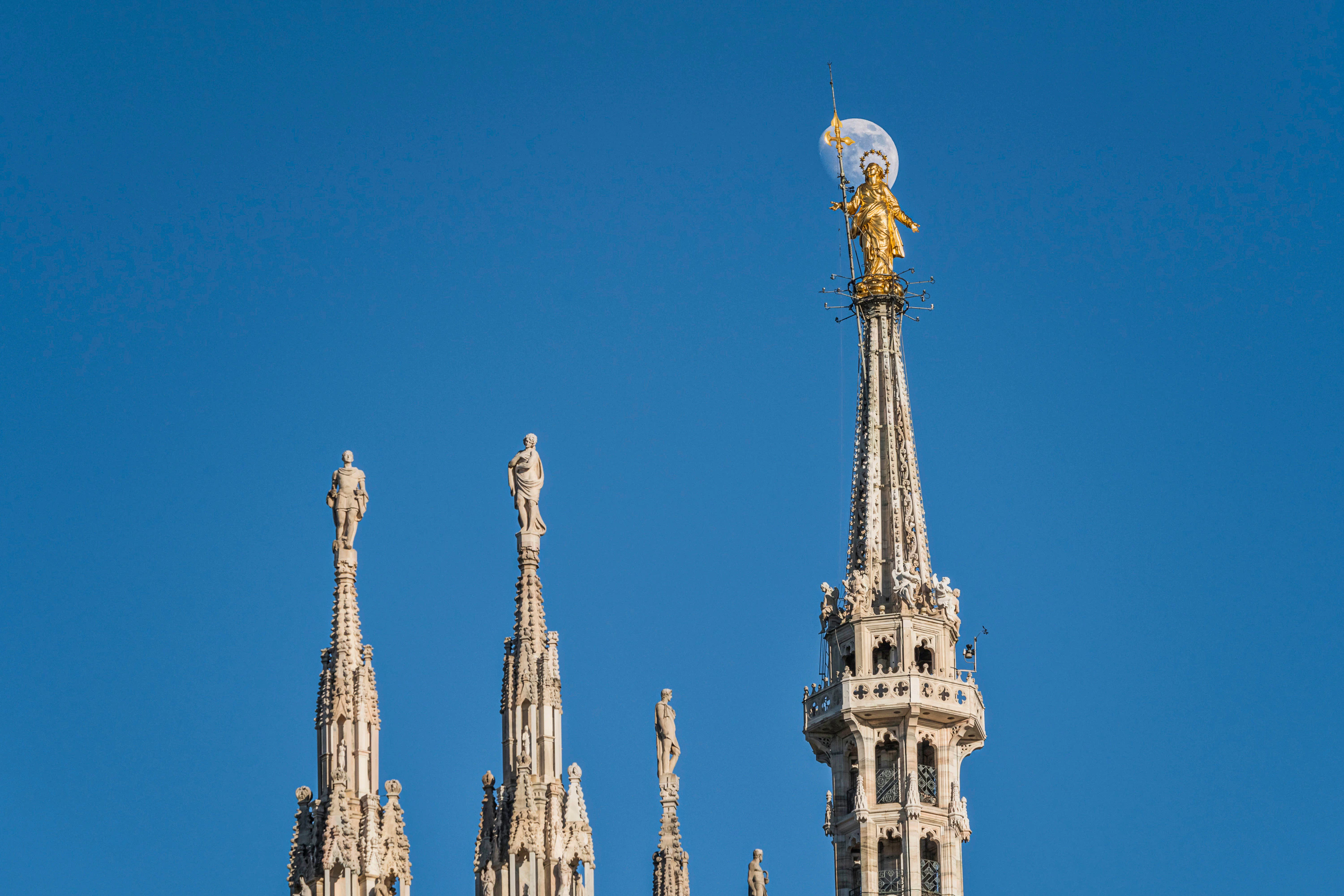 Viewing the Madonnina Statue
