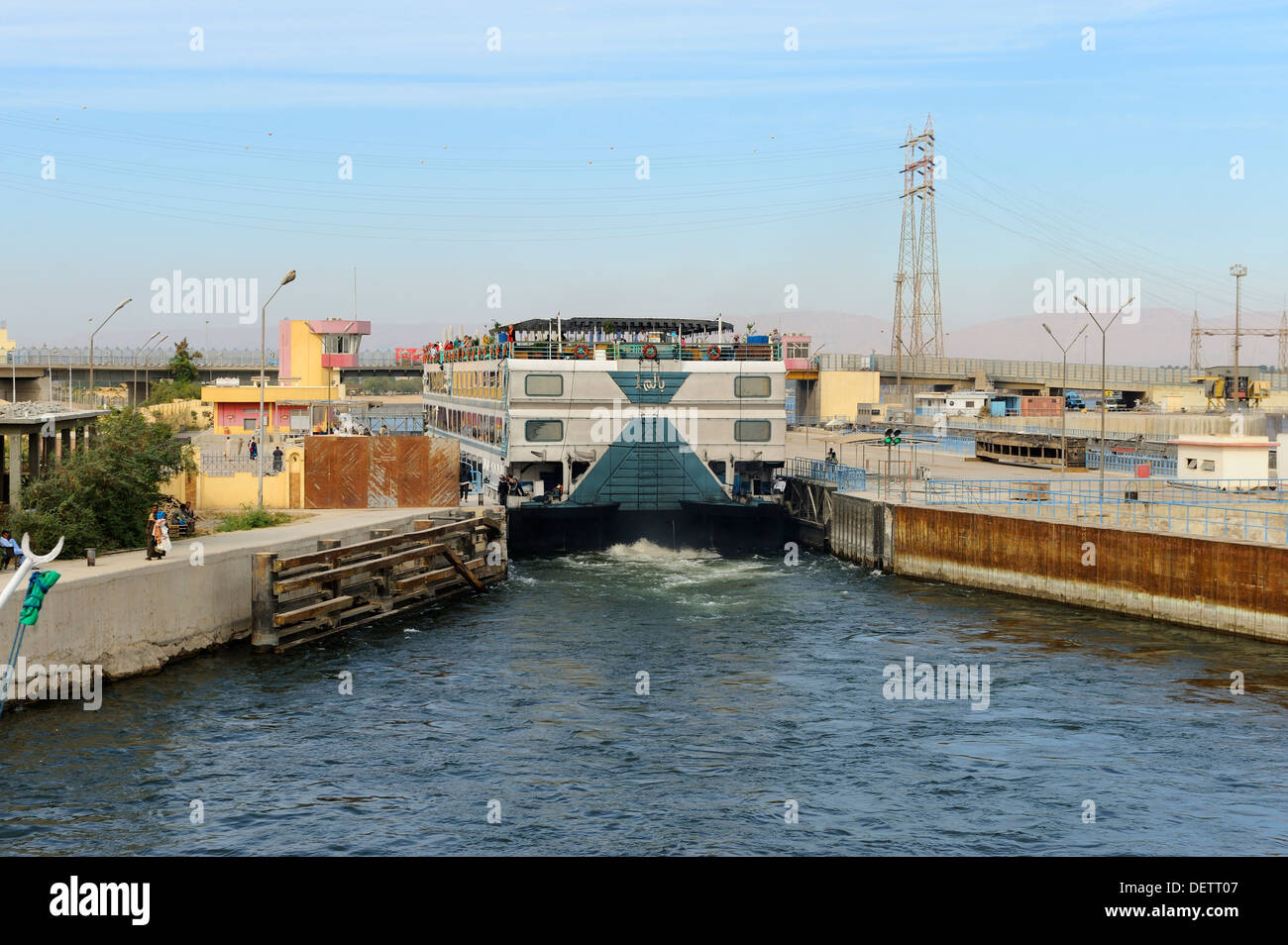 Esna Lock Crossing