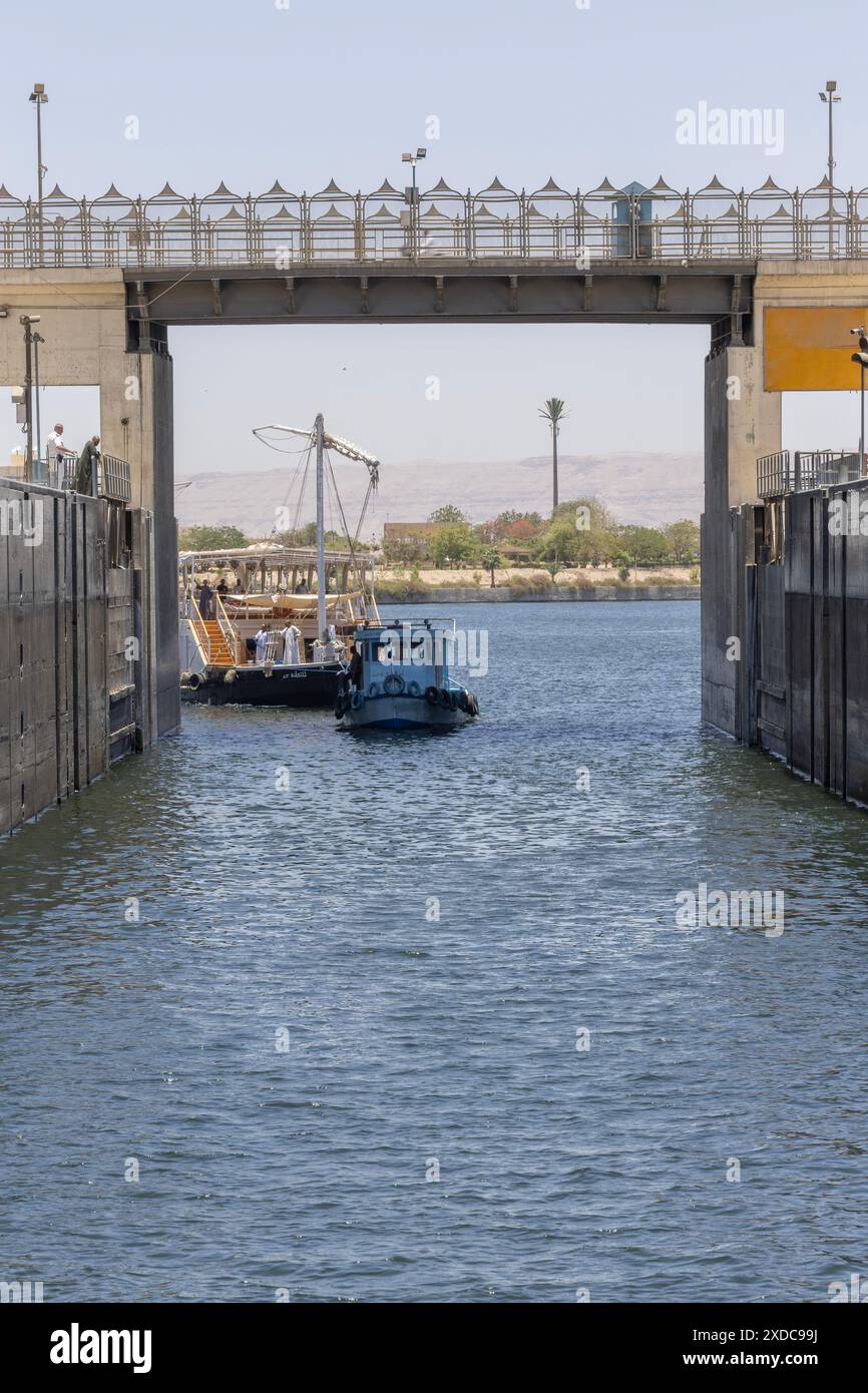 The Esna Lock Crossing