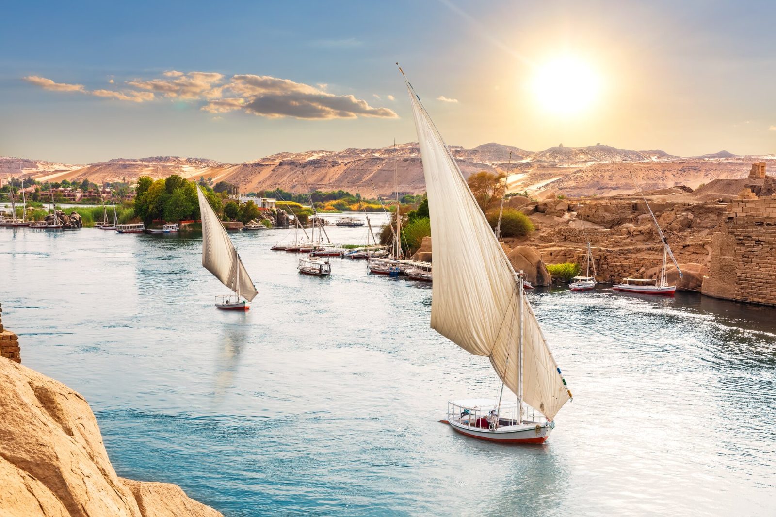 Sailing to Esna