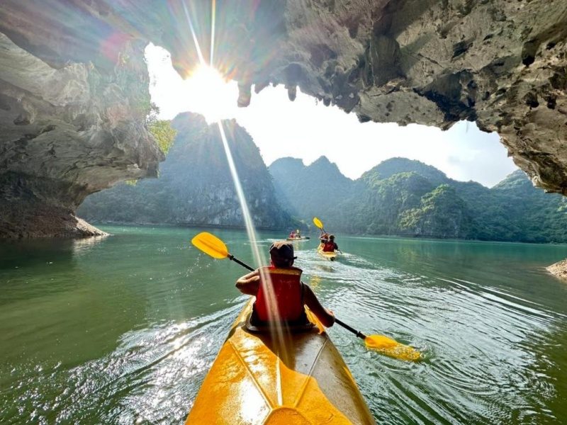 Kayaking at Ao Ech