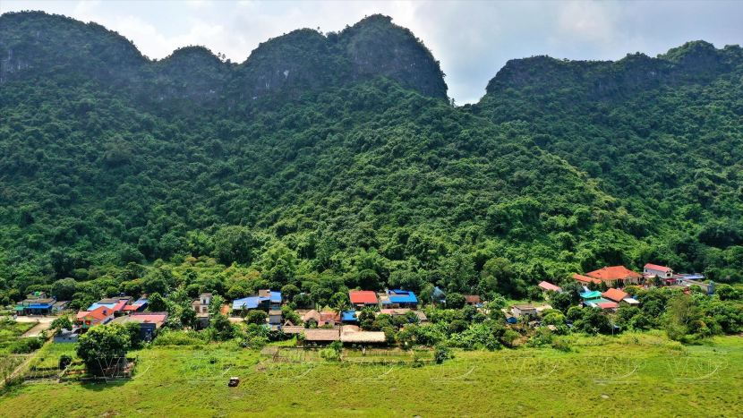 Exploring Viet Hai Village