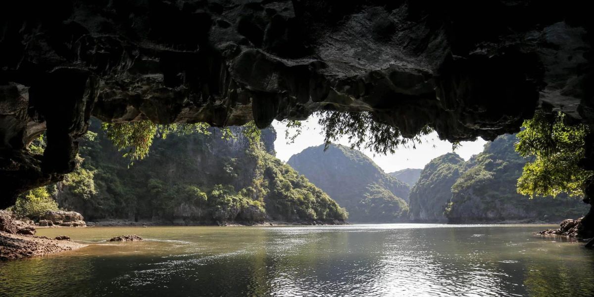 Dark and Bright Cave
