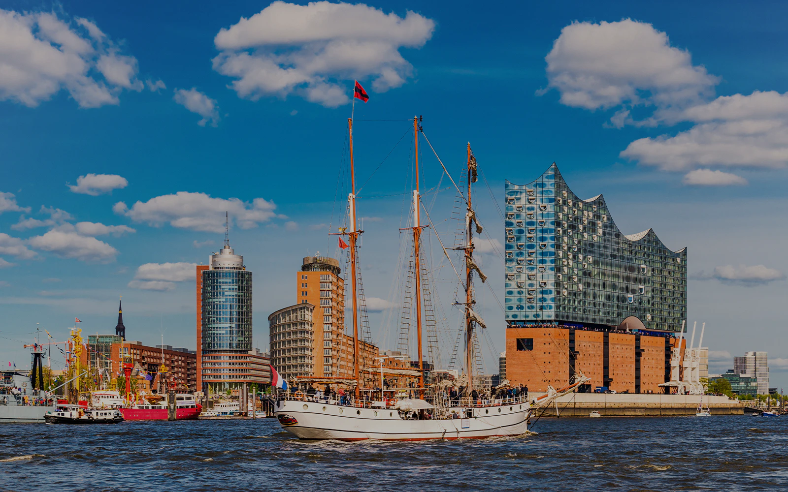 Elbphilharmonie Glass Facade