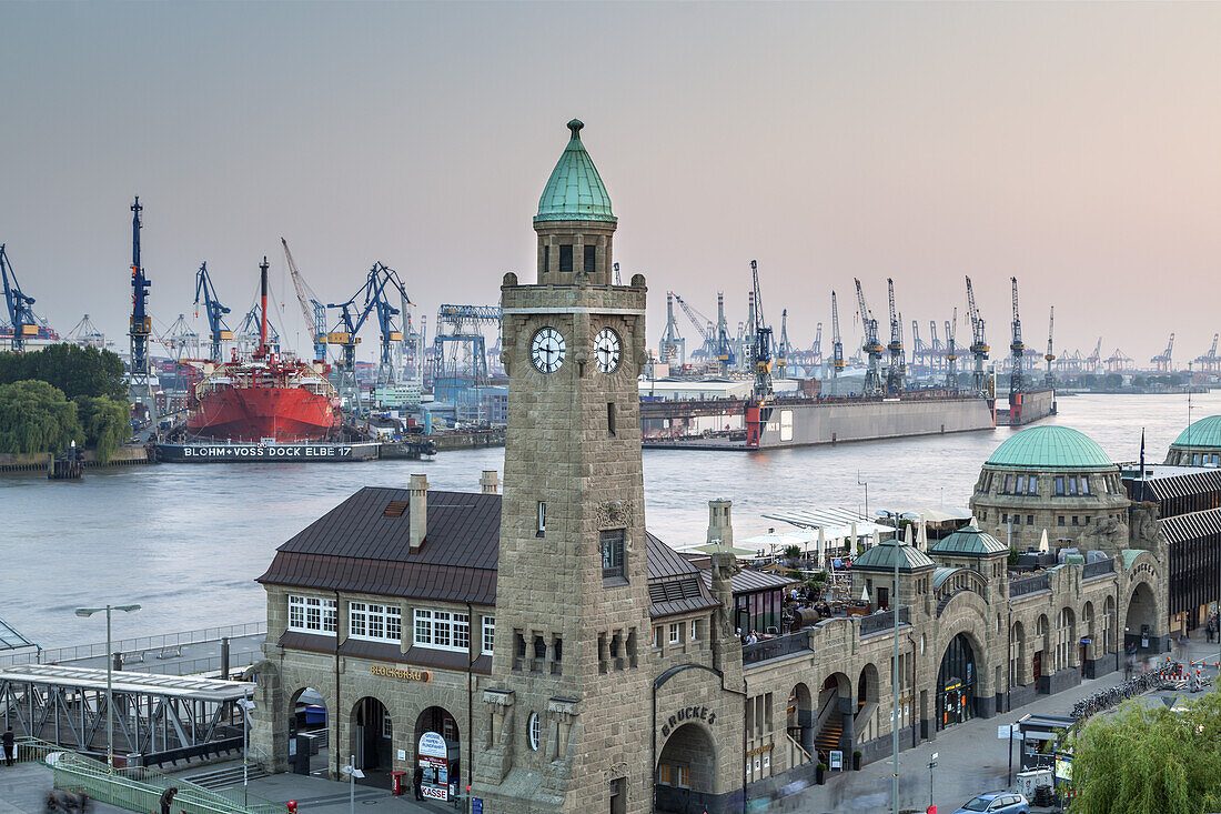 St. Pauli Piers