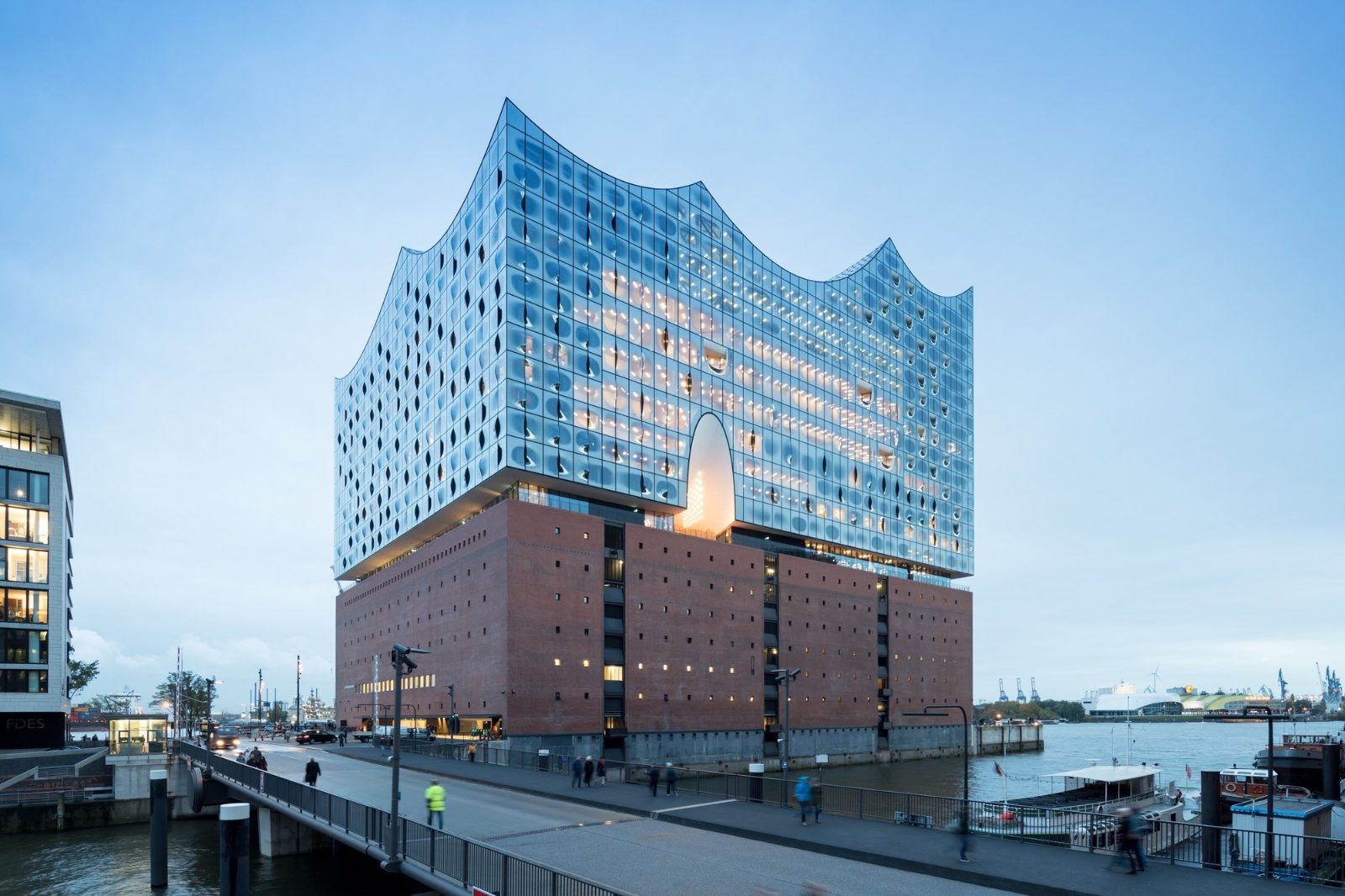 Elbphilharmonie Plaza Angle