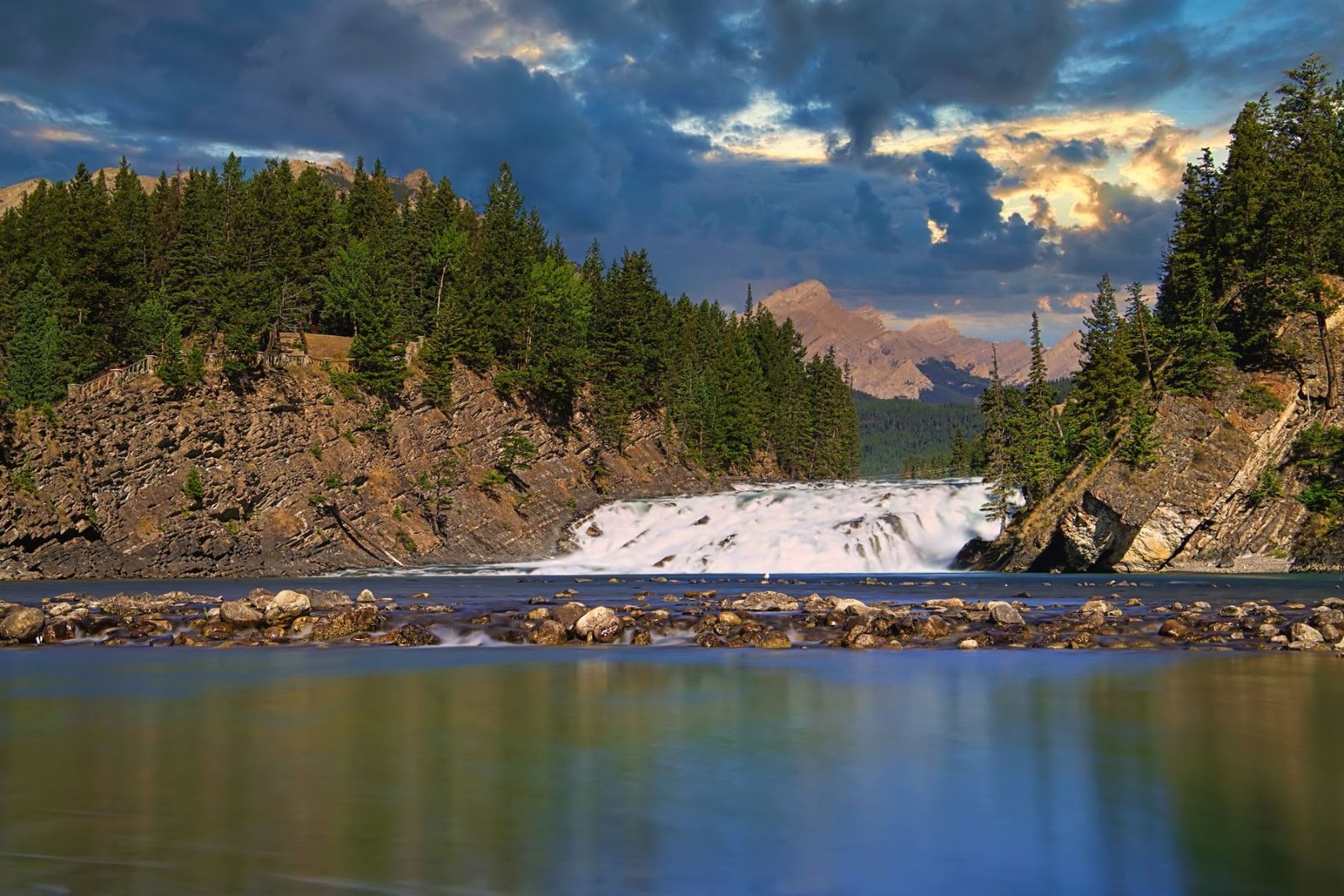 Bow Falls Viewpoint