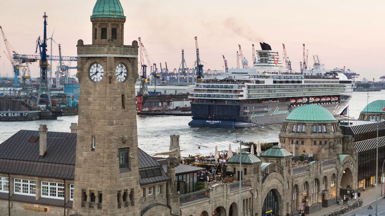 Landungsbrücken Pier 1