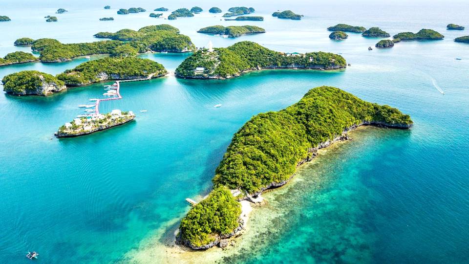 Hundred Islands Tour from Manila Experience