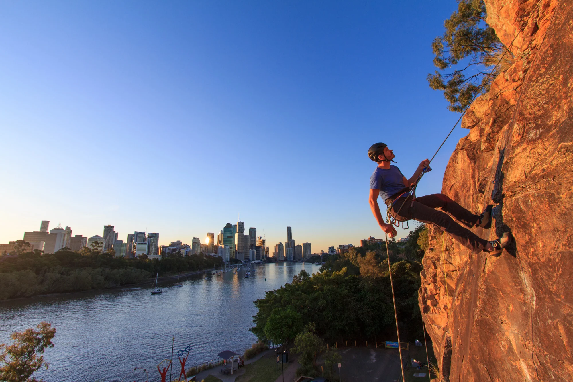Kangaroo Point Cliffs Abseiling