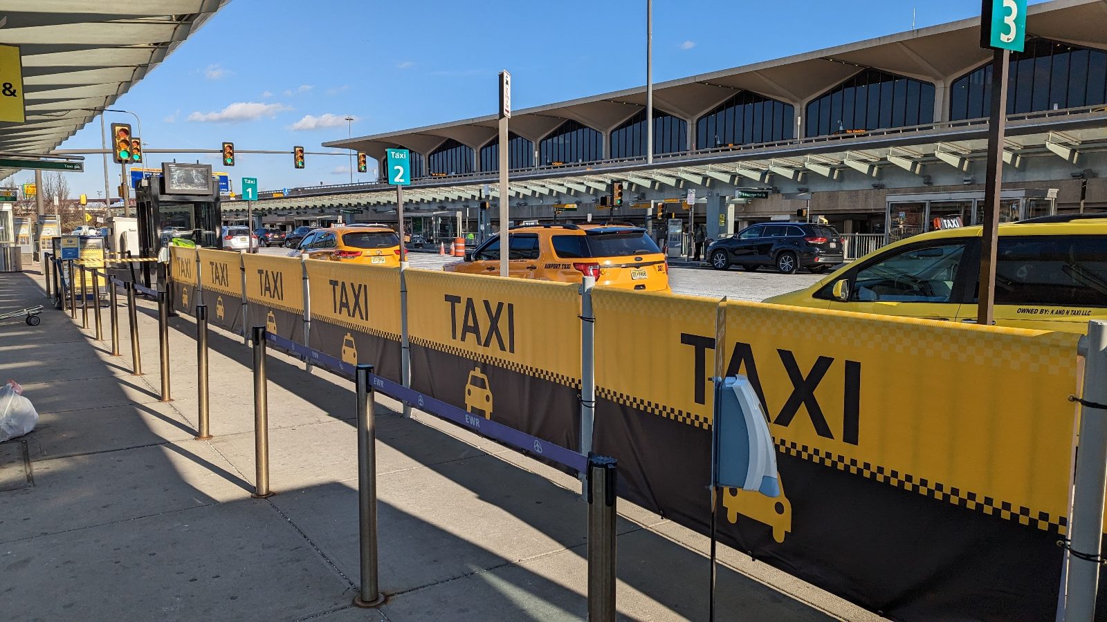 How Much Is a Taxi From Newark Airport to Manhattan