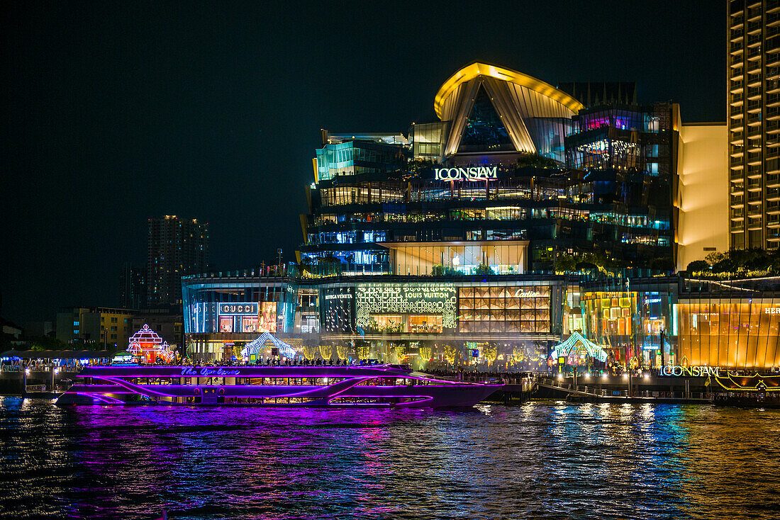 ICONSIAM Pier 2 Promenade