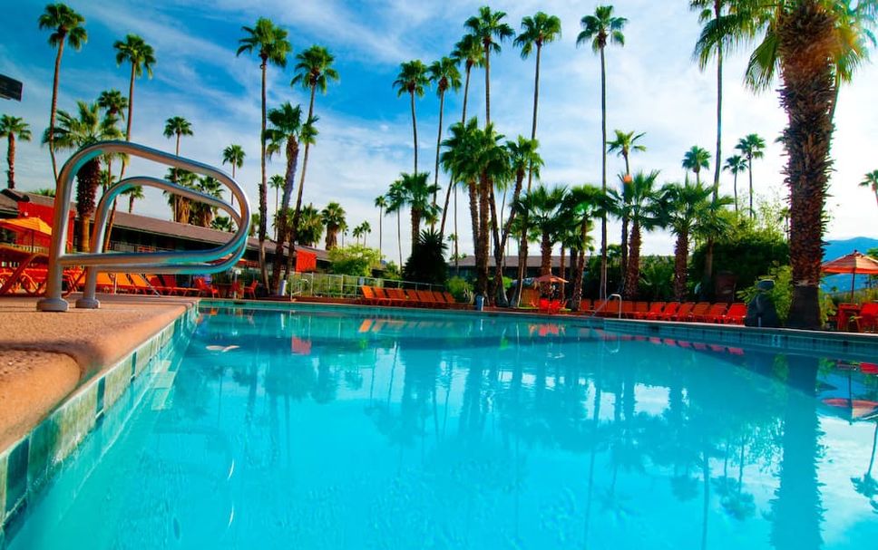 Caliente Tropics Resort